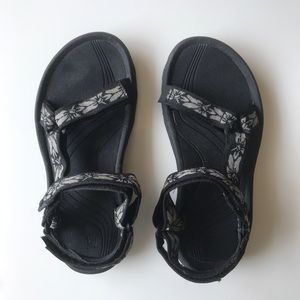 Men’s Teva hiking sandals size 8